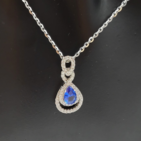 ♥️ TEARDROP STERLING SILVER NECKLACE - Picture 5 of 5